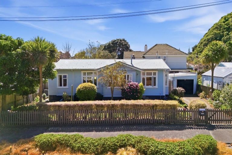 Photo of property in 10 Ngaio Street, Eastbourne, Lower Hutt, 5013