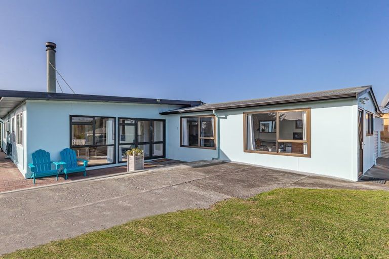 Photo of property in 15 Mack Street, Foxton Beach, Foxton, 4815