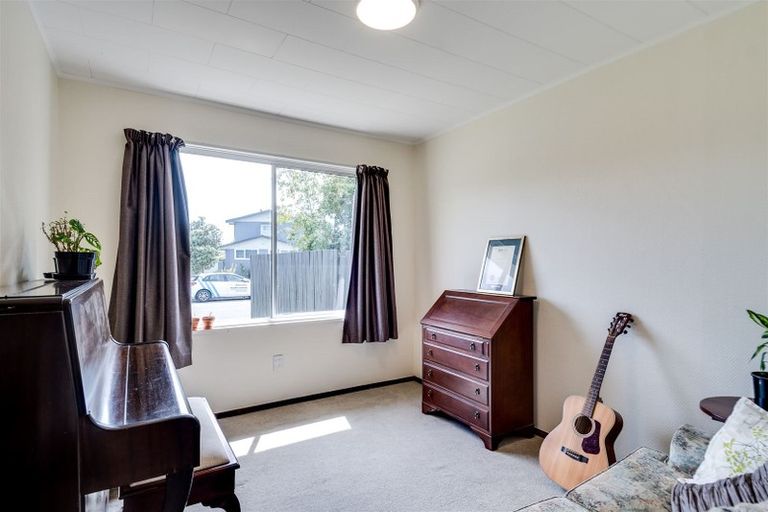 Photo of property in 50 Trigg Crescent, Taradale, Napier, 4112