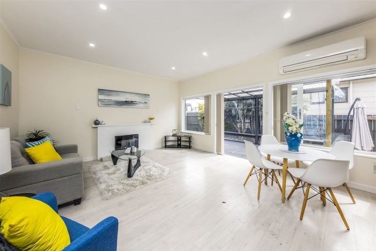 Photo of property in 2/15 Hill Road, Papatoetoe, Auckland, 2025