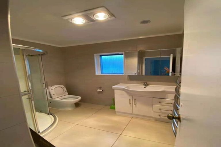 Photo of property in 30 Mander Place, Bucklands Beach, Auckland, 2012