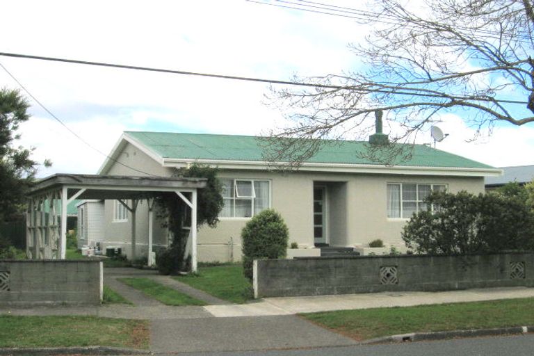 Photo of property in 160 Reynolds Street, Taita, Lower Hutt, 5011