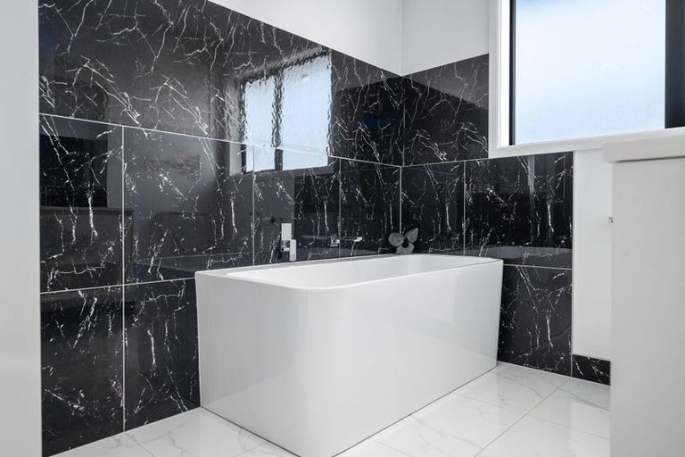 Photo of property in 12 Paiaka Place, Rototuna North, Hamilton, 3210