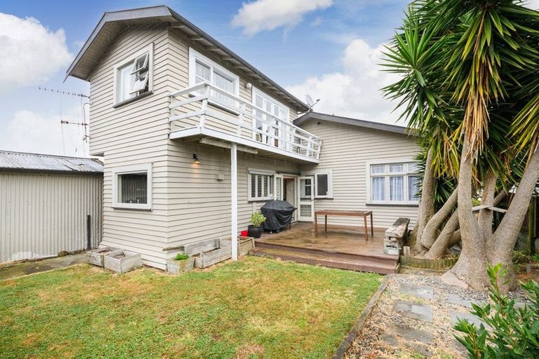 Photo of property in 125 Heretaunga Street, Palmerston North, 4414