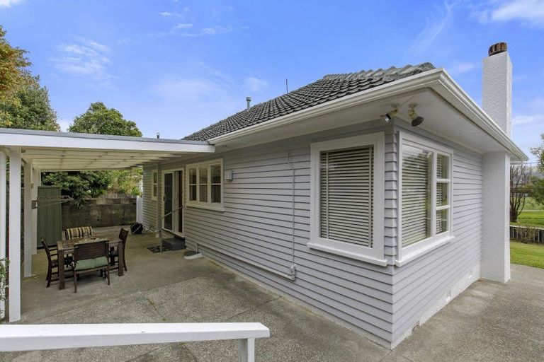 Photo of property in 214 Waddington Drive, Naenae, Lower Hutt, 5011