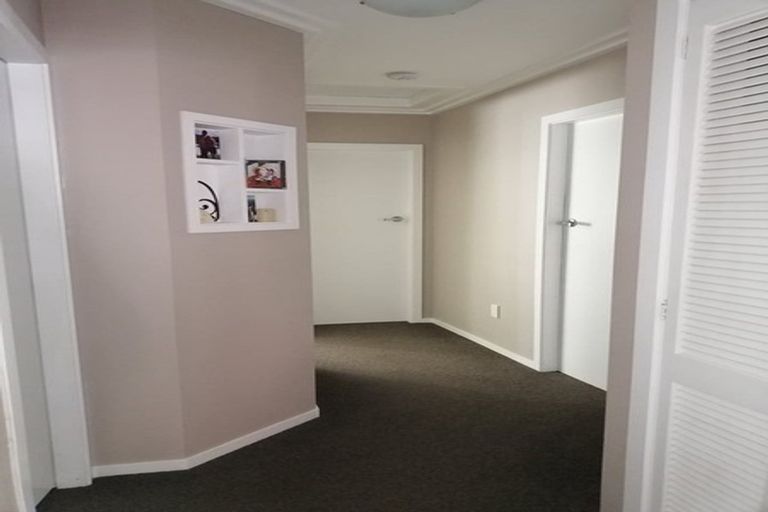 Photo of property in 32 Davis Grove, Wainuiomata, Lower Hutt, 5014