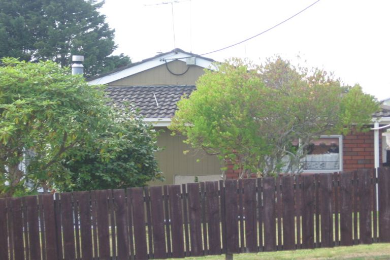 Photo of property in 1/113 Lynwood Road, New Lynn, Auckland, 0600