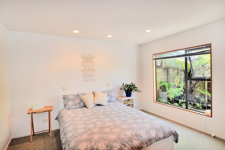 Photo of property in 16 Barrier View Road, Leigh, 0985