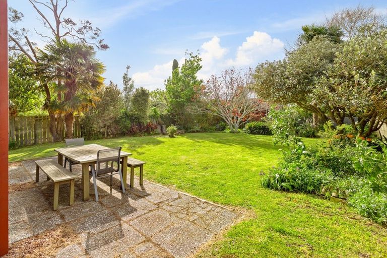 Photo of property in 34 Ferry Parade, Herald Island, Auckland, 0618