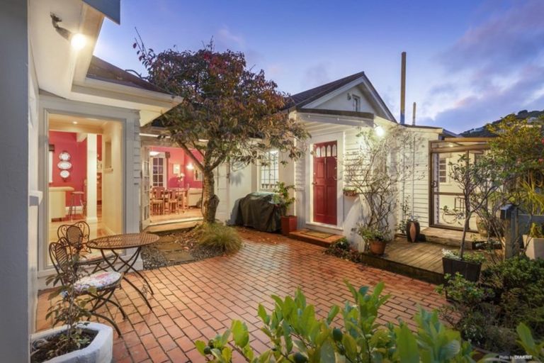 Photo of property in 212 Barnard Street, Wadestown, Wellington, 6012