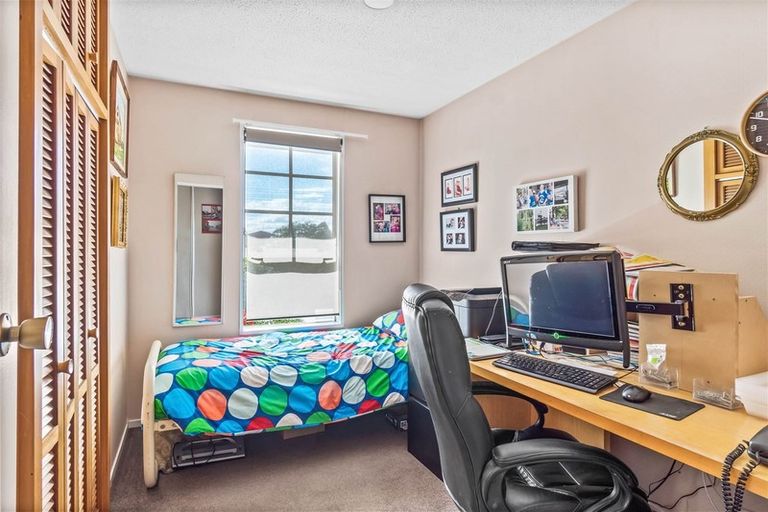 Photo of property in 17 Kinross Street, Hei Hei, Christchurch, 8042