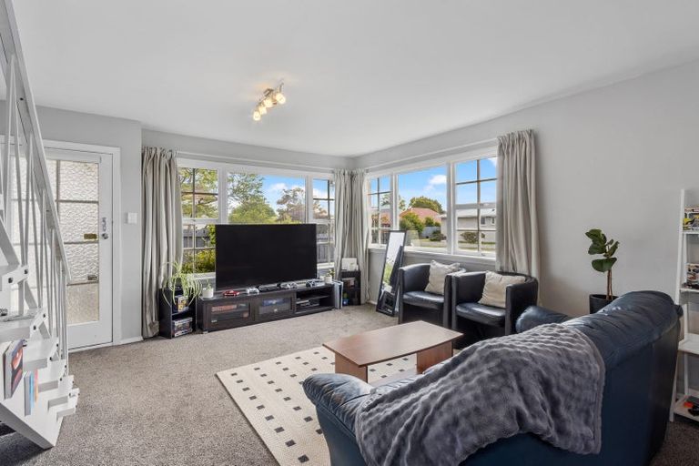 Photo of property in 1/11 Division Street, Riccarton, Christchurch, 8041
