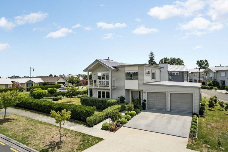 Photo of property in 46 Plescher Crescent, Leamington, Cambridge, 3432