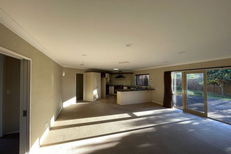 Photo of property in 9 Elwyn Close, Flat Bush, Auckland, 2016