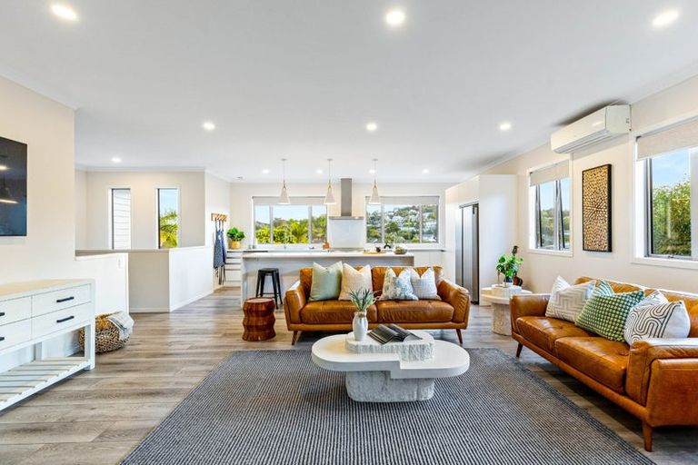 Photo of property in 6 Andre Rise, Stanmore Bay, Whangaparaoa, 0932