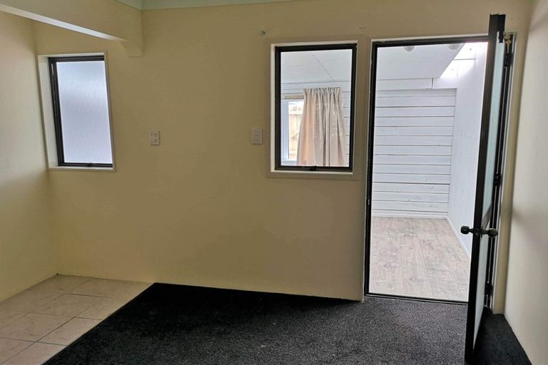 Photo of property in 33a Springs Road, Parakai, 0830