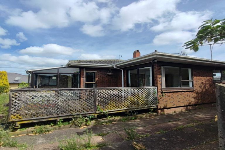 Photo of property in 2 Henwood Road, Mangere East, Auckland, 2024