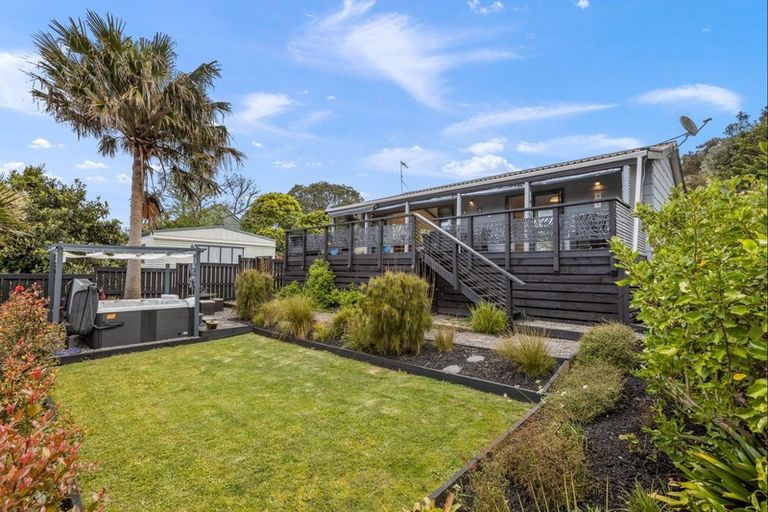 Photo of property in 5b Kauri Road, Stanmore Bay, Whangaparaoa, 0932