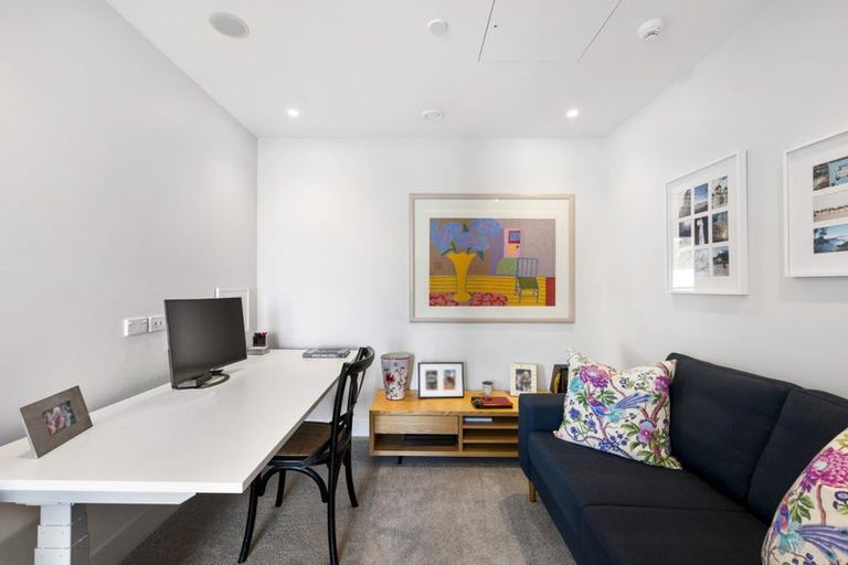 Photo of property in Clyde Quay Wharf, 2a/3 Clyde Quay Wharf, Te Aro, Wellington, 6011