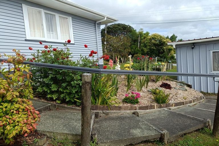 Photo of property in 26 View Street, Maungaturoto, 0520