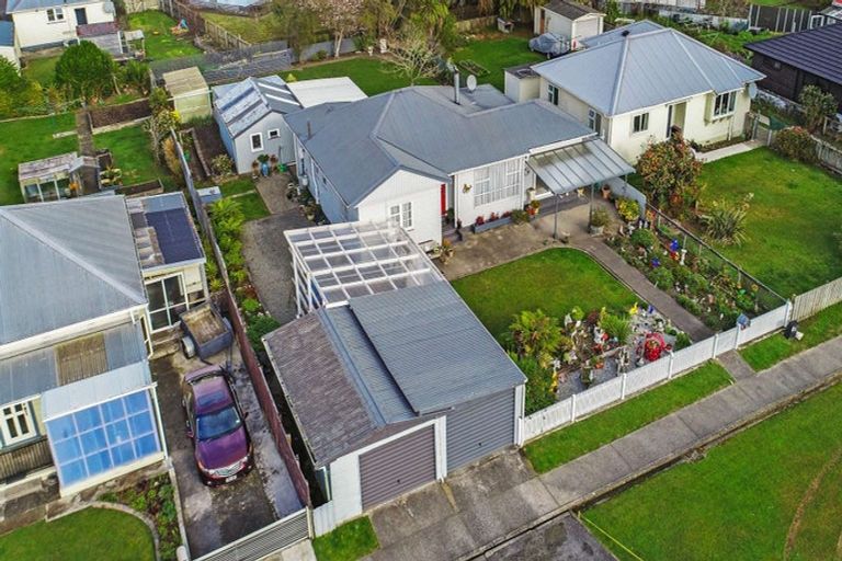 Photo of property in 58 Wakefield Street, Westport, 7825