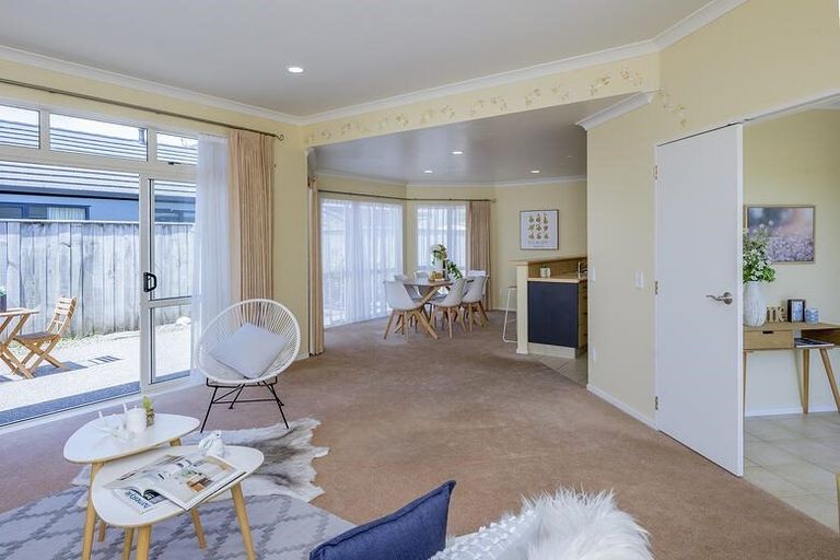 Photo of property in 25 San Priamo Place, Paraparaumu Beach, Paraparaumu, 5032