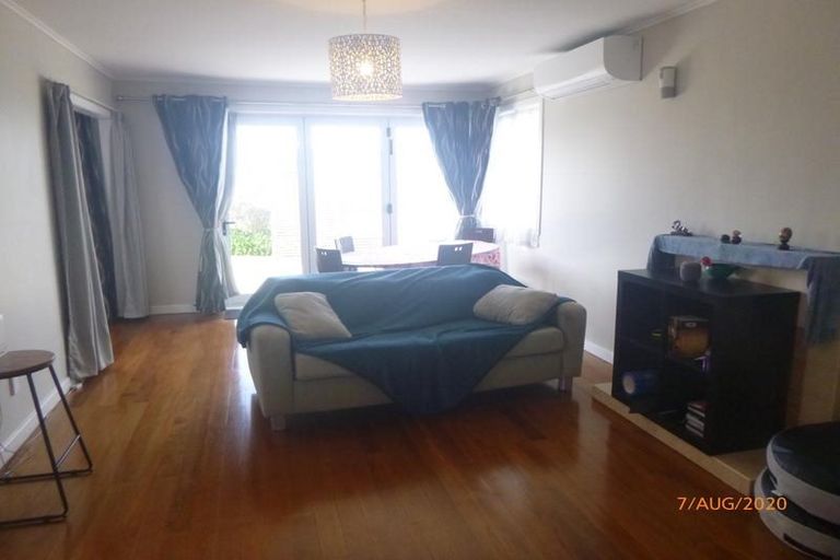 Photo of property in 7 Tatau Way, Te Atatu Peninsula, Auckland, 0610