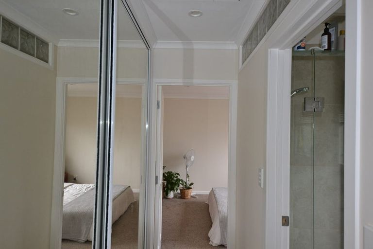 Photo of property in 2/42 Aberdeen Road, Campbells Bay, Auckland, 0620