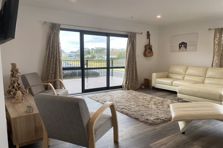 Photo of property in 14 Sandy Place, Waihi Beach, 3611