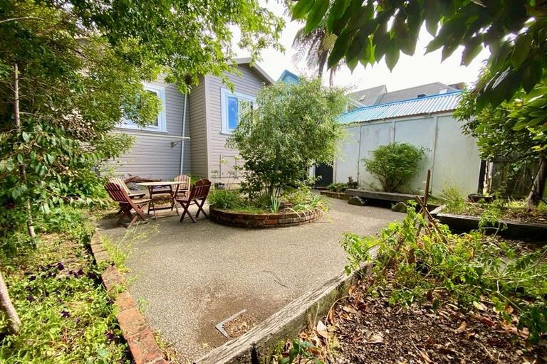 Photo of property in 6 Barton Terrace, Thorndon, Wellington, 6011