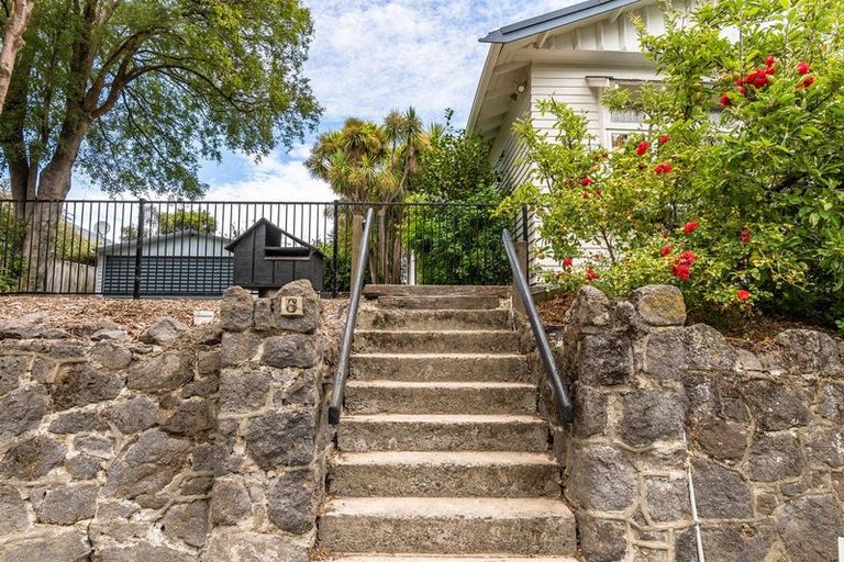 Photo of property in 6 Sandwich Road, Beckenham, Christchurch, 8023