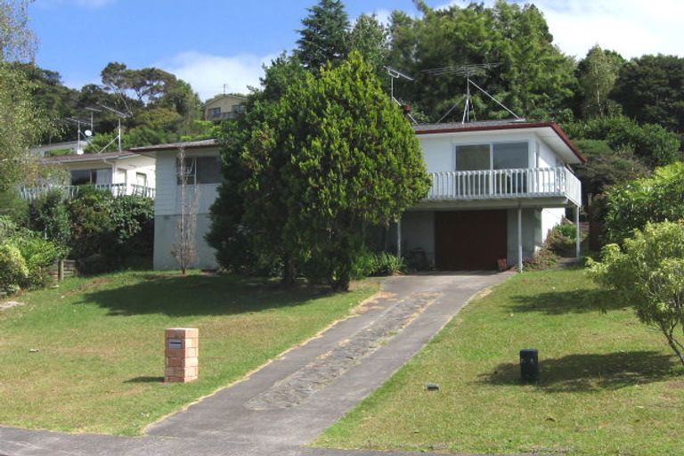 Photo of property in 11 Bonito Place, Bayview, Auckland, 0629