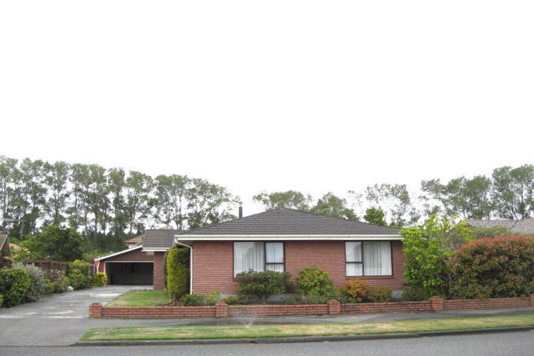 Photo of property in 74 Anglesea Avenue, Parklands, Christchurch, 8083