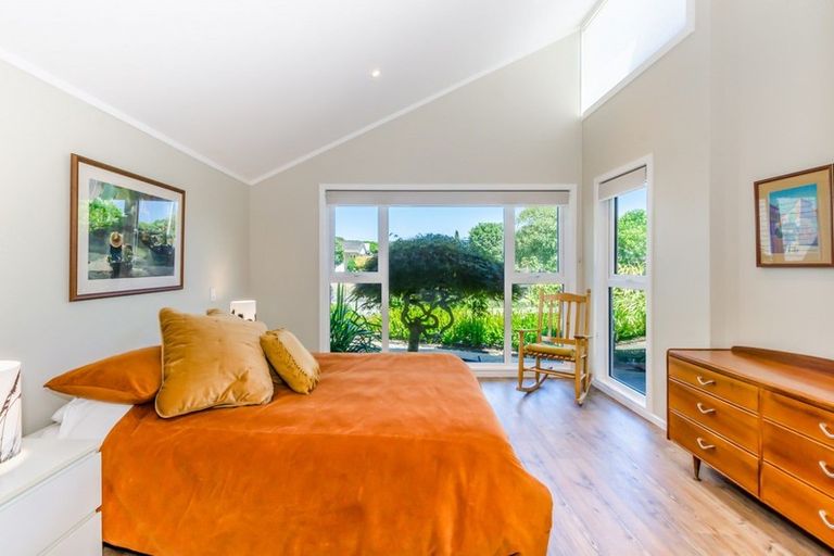 Photo of property in 13 Fleetwood Grove, Waikanae, 5036