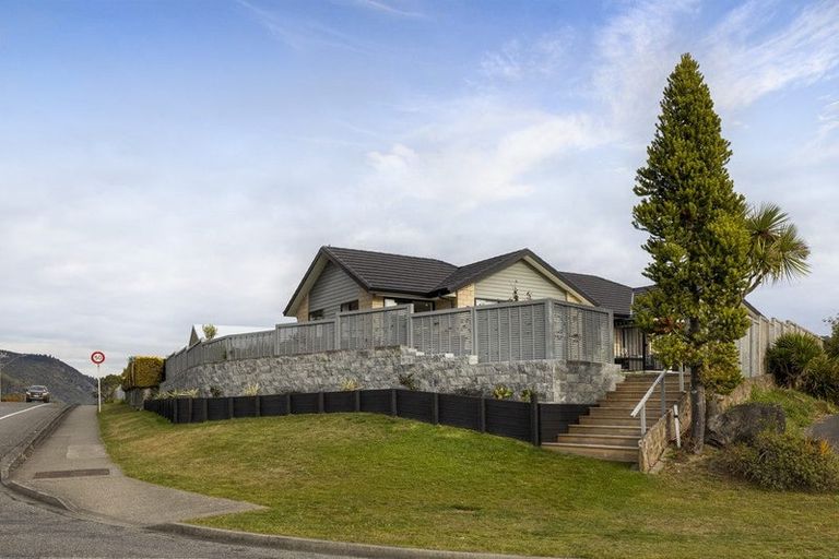 Photo of property in 10 Admiralty Place, Waikawa, Picton, 7220