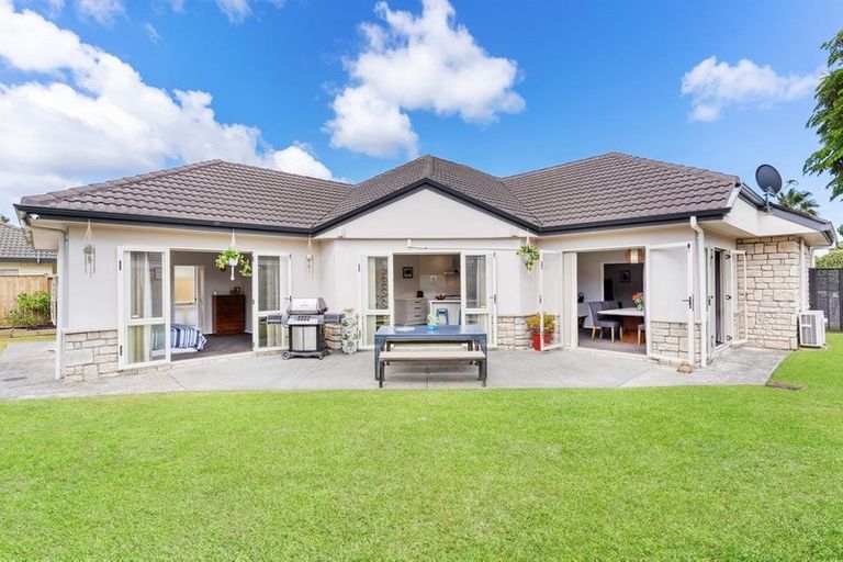 Photo of property in 154 Kilkenny Drive, East Tamaki Heights, Auckland, 2016