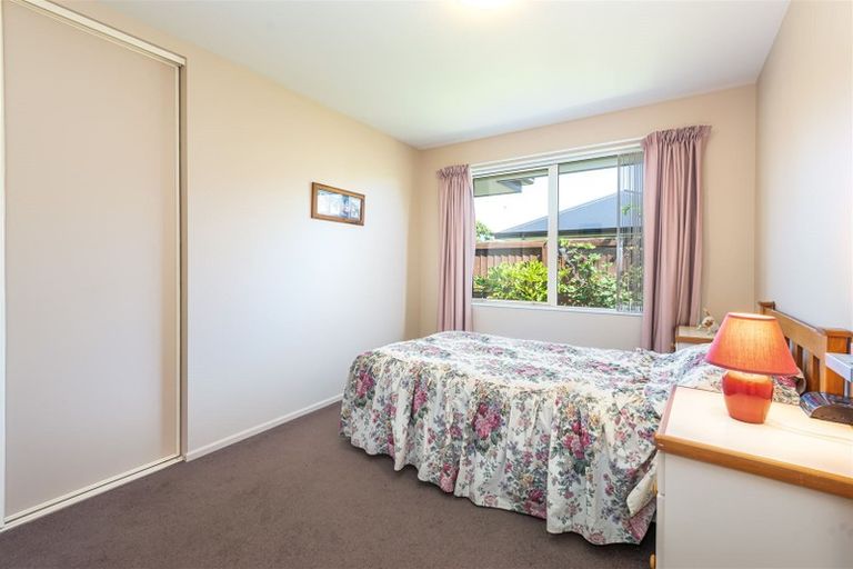 Photo of property in 11 Walnut Way, Rangiora, 7400