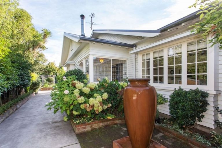 Photo of property in 8 Lloyd Street, Strowan, Christchurch, 8052