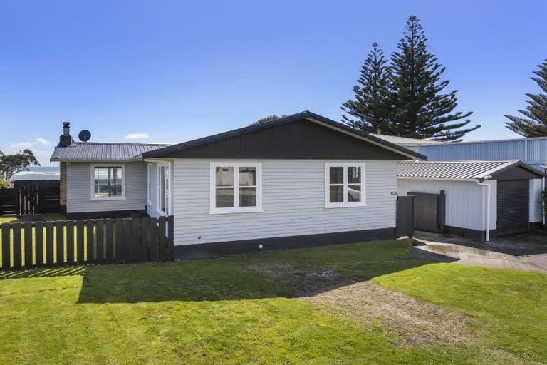 Photo of property in 54 Hume Street, Waitara, 4320