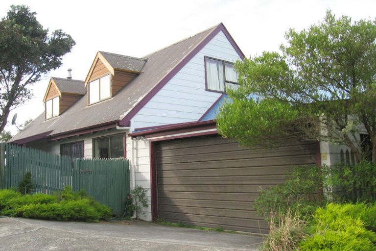 Photo of property in 50 Westhaven Drive, Tawa, Wellington, 5028