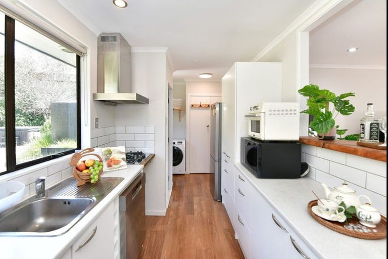 Photo of property in 41 Gledstane Road, Stanmore Bay, Whangaparaoa, 0932