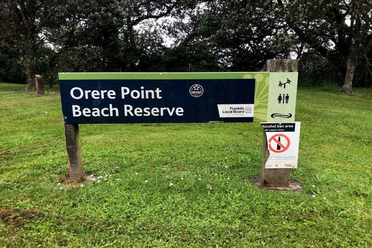 Photo of property in 26 Orere Point Road, Orere Point, 2585