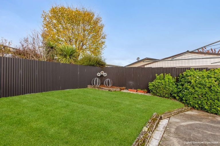 Photo of property in 2 Dale Crescent, East Gore, Gore, 9710