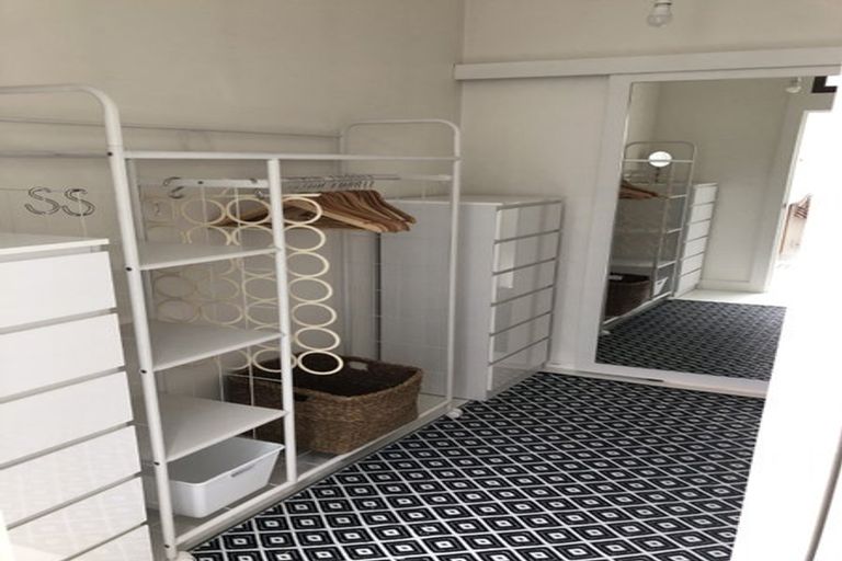 Photo of property in 17 Tanera Crescent, Brooklyn, Wellington, 6021