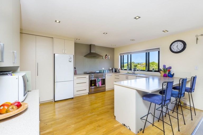 Photo of property in 98 Kirton Drive, Riverstone Terraces, Upper Hutt, 5018