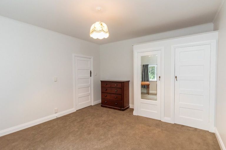 Photo of property in 43 Ngaio Road, Kelburn, Wellington, 6012