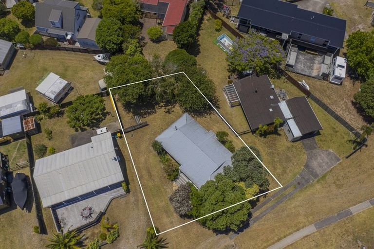 Photo of property in 11 Coronation Row, Pauanui, Hikuai, 3579