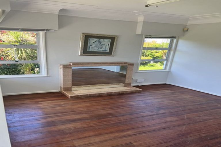 Photo of property in 4 Ramsgate Terrace, Mairangi Bay, Auckland, 0630