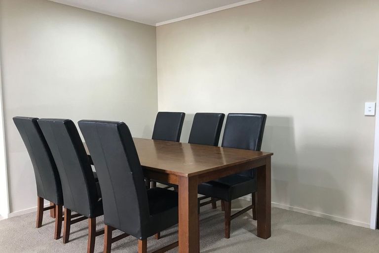 Photo of property in 2/35 Derrimore Heights, Clover Park, Auckland, 2019