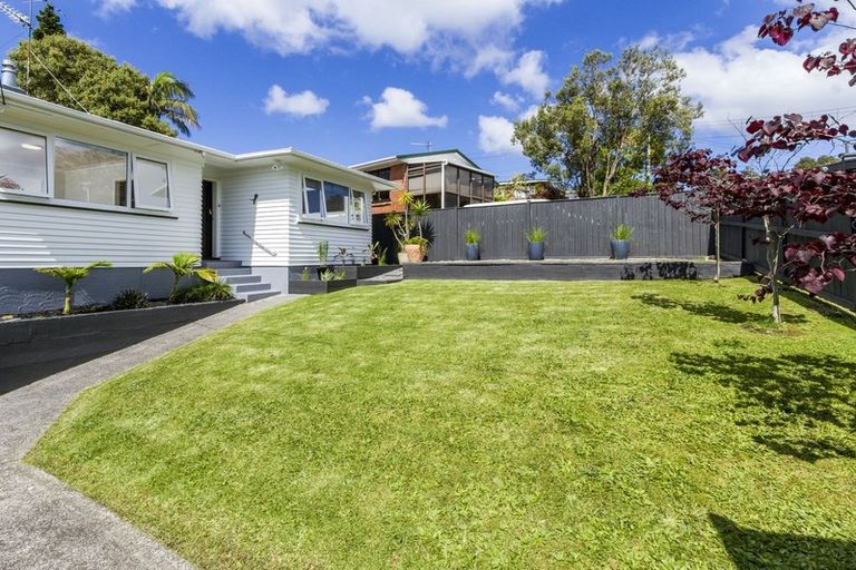 Photo of property in 15 Moore Street, Hillcrest, Auckland, 0627